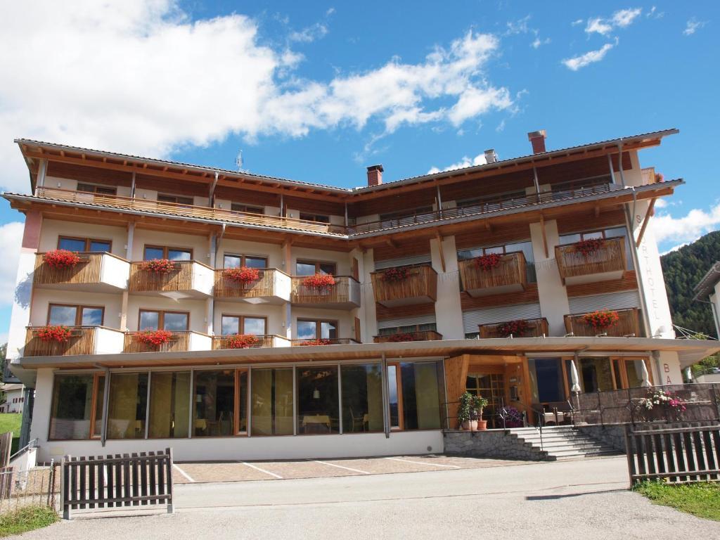Sporthotel Rasen Rasùn di Sotto Esterno foto